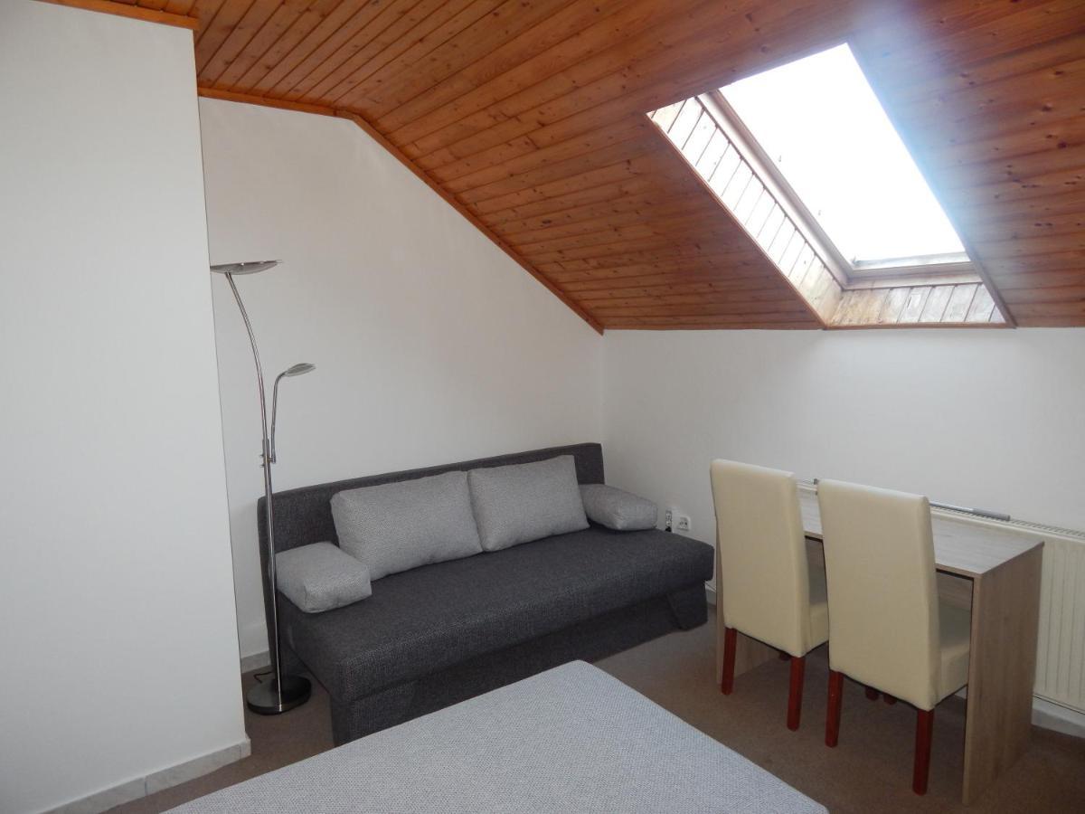 Hotel Ujsziget Vendeghaz Sárvár Exteriér fotografie